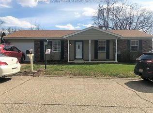 210 Iroquois Trl, Ona, WV 25545