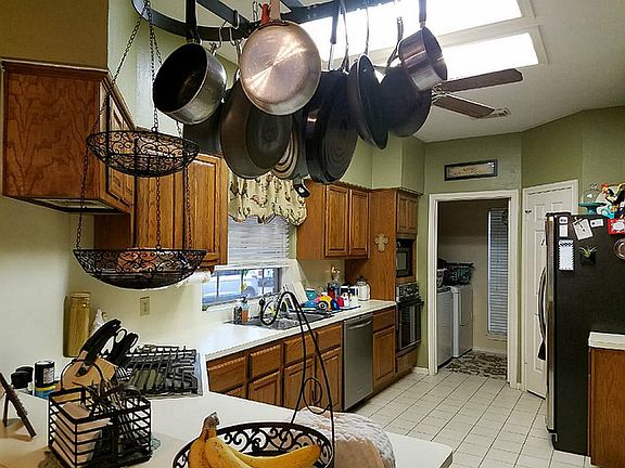 3rd image of 5426 Knoll Terrace Dr