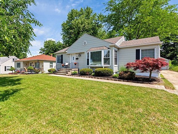 3rd image of 648 Mayhill Rd