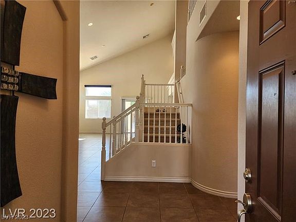 3rd image of 9852 Crescent Lodge Ct