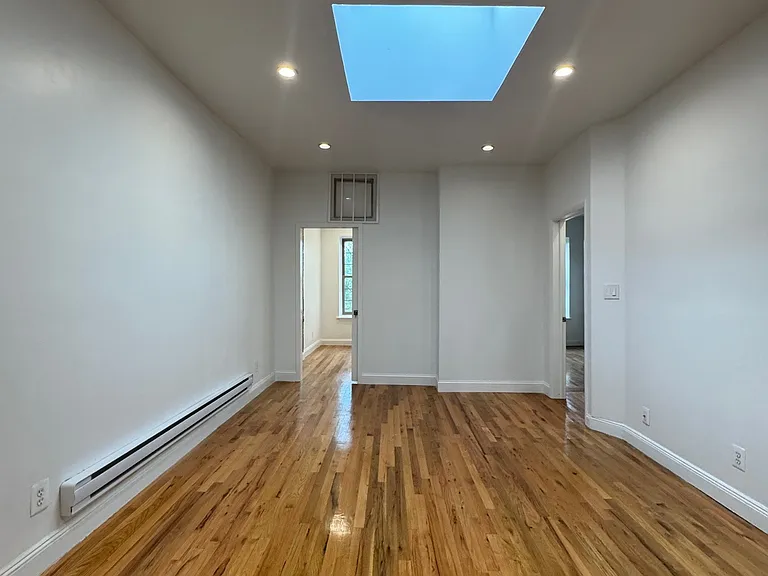 228 Monroe St #4 — Photo 4