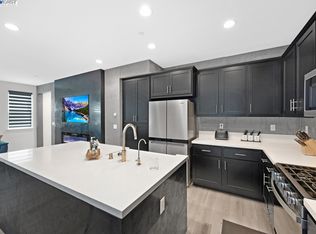 17445 Deep Sea Dr, Lathrop, CA 95330