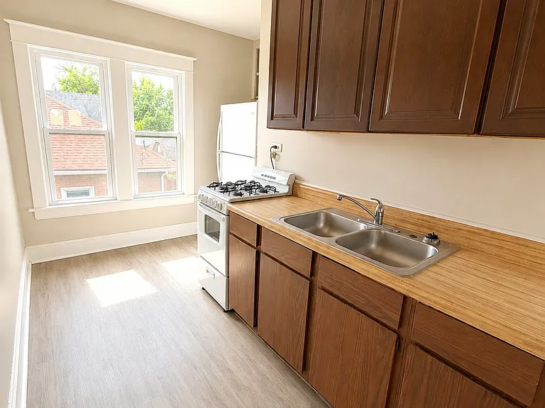 6631 22nd Ave — Photo 3