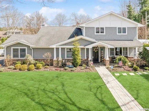 8 Colgate Lane, Woodbury, NY 11797