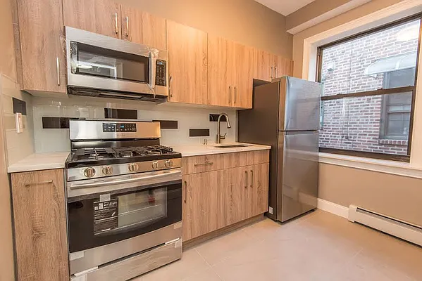 Rented by City Connections Realty | media 9