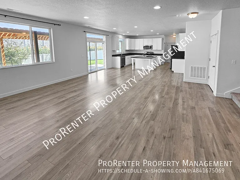 1152 W Beacon Way — Photo 7