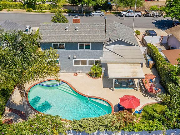 3rd image of 877 Fowler Ave