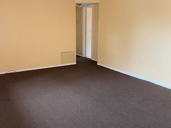 2nd image of 1905 Winkler Ave