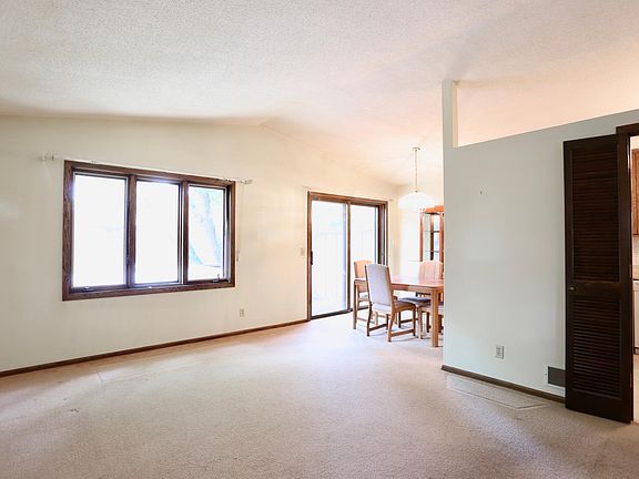 5th image of 2624 Sumac Ct