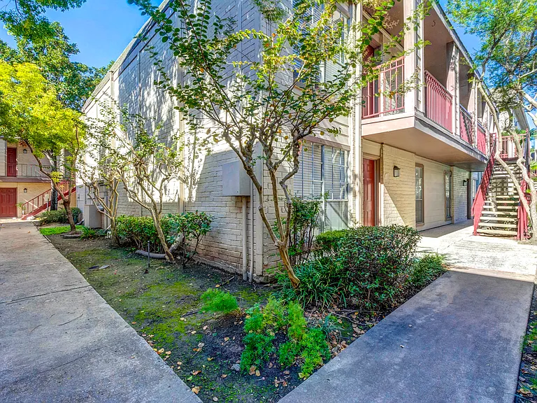6041 Winsome Ln — Photo 13