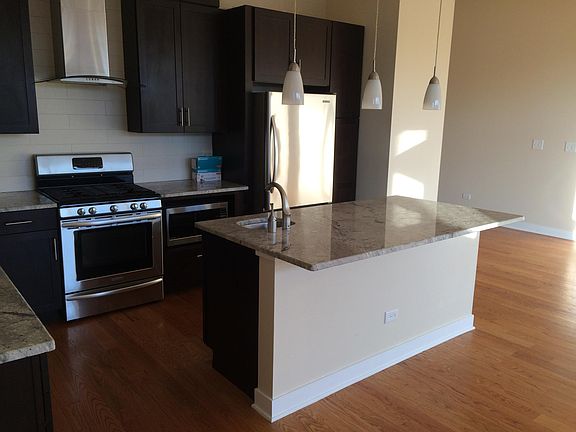 5th image of 1414 W Chicago Ave Unit 4
