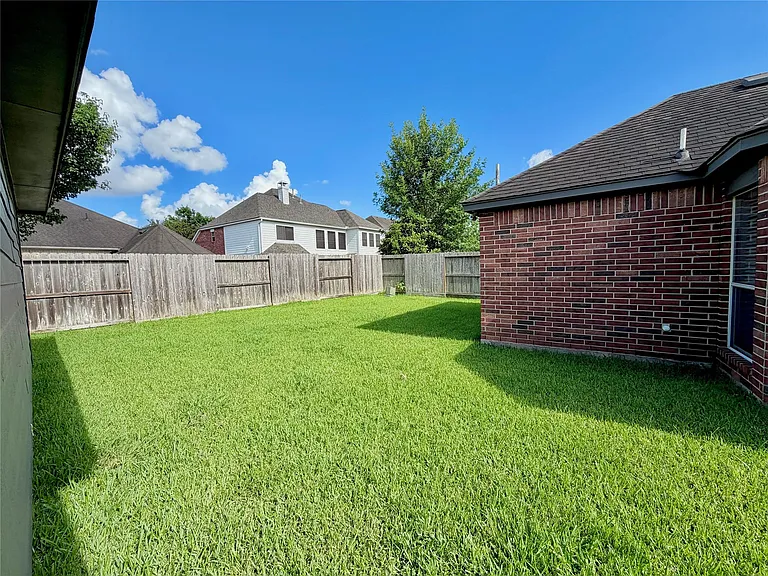 1510 Flanders Field Ln — Photo 17