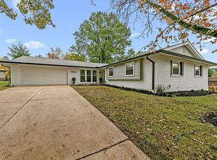 1126 Jade Wind Dr, Ballwin, MO