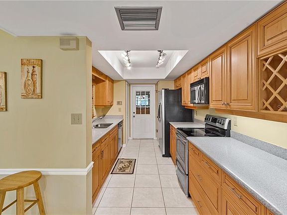 4th image of 1111 Lakeshore Dr Unit A1