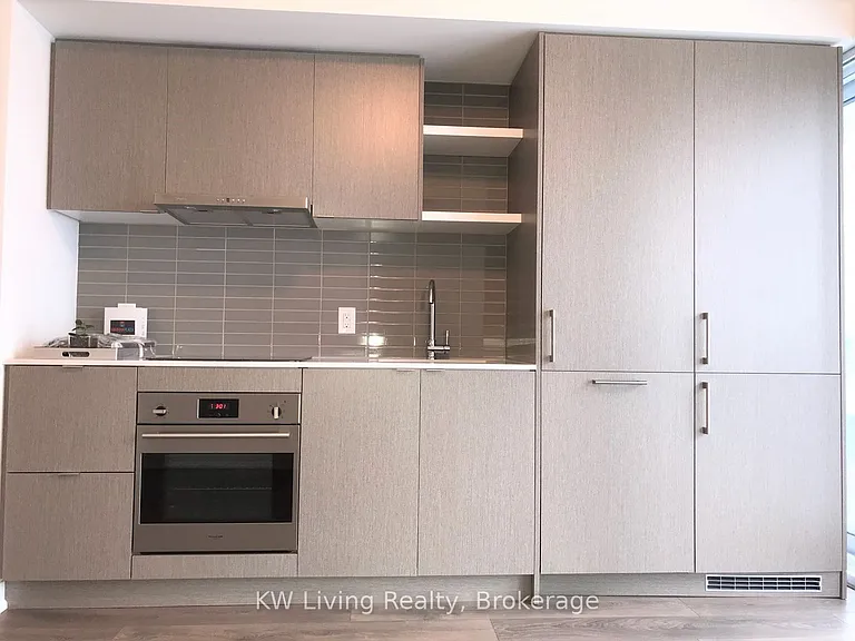 100 Harbour St #4011 — Photo 6
