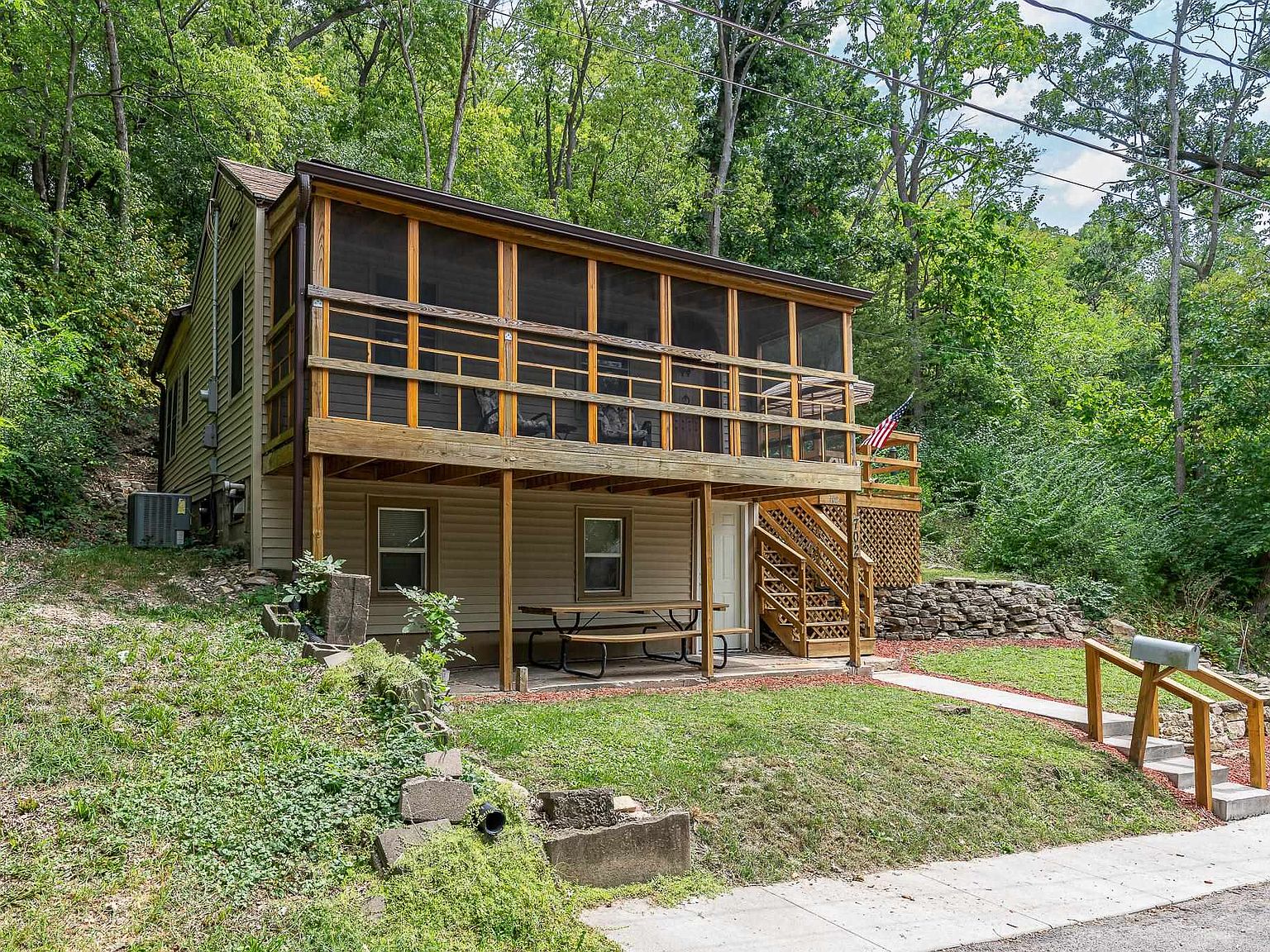 702 Cooley Ave, Savanna, IL 61074 Zillow