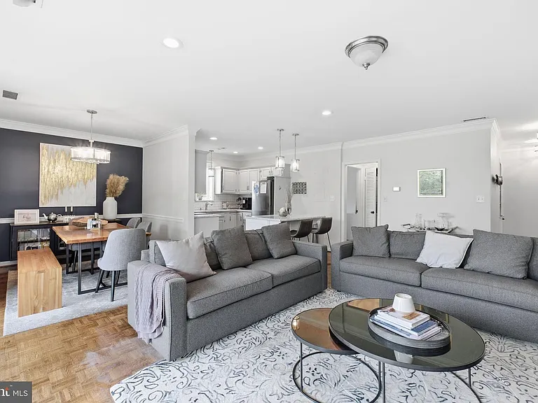 601 Wilkes St #301 — Photo 9