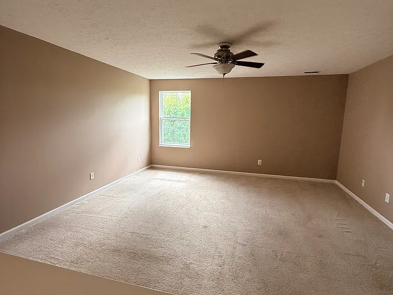 1686 Salina Dr — Photo 8