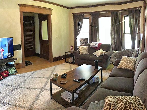 4th image of 784 Laurel Ave #1