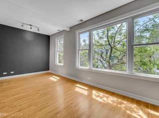 958 W 19th St #2F, Chicago, IL 60608