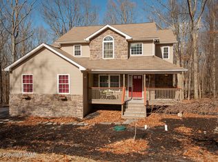 914 Thrasher Ct, Bushkill, PA 18324