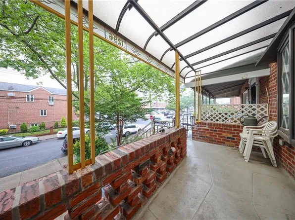 1296 East 54th Street image 3 of 32