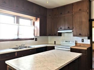 823 Bluemont Ave, Manhattan, KS 66502