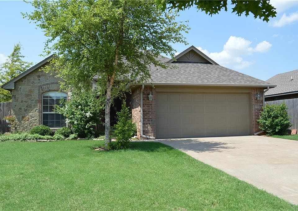 1st image of 9021 NW 93rd Cir
