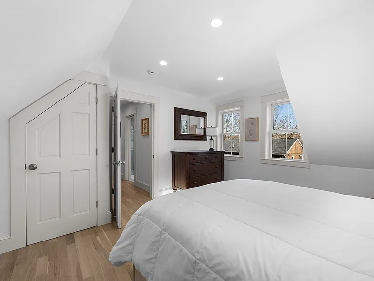 15 Willow St — Photo 23