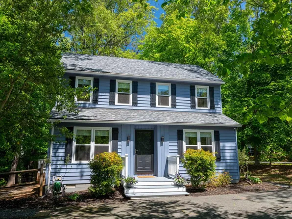 1 Tara Ct, Palmyra, VA 22963