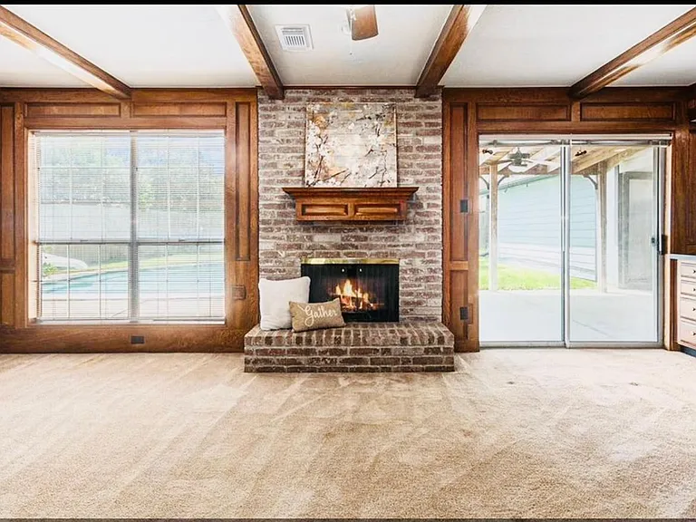 15014 Hollydale Dr — Photo 7