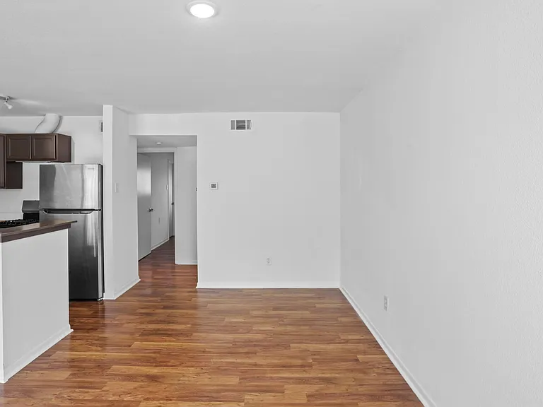 1408 Hughes St #15 — Photo 9