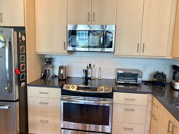 5th image of 109 12th Ave E Unit 205A