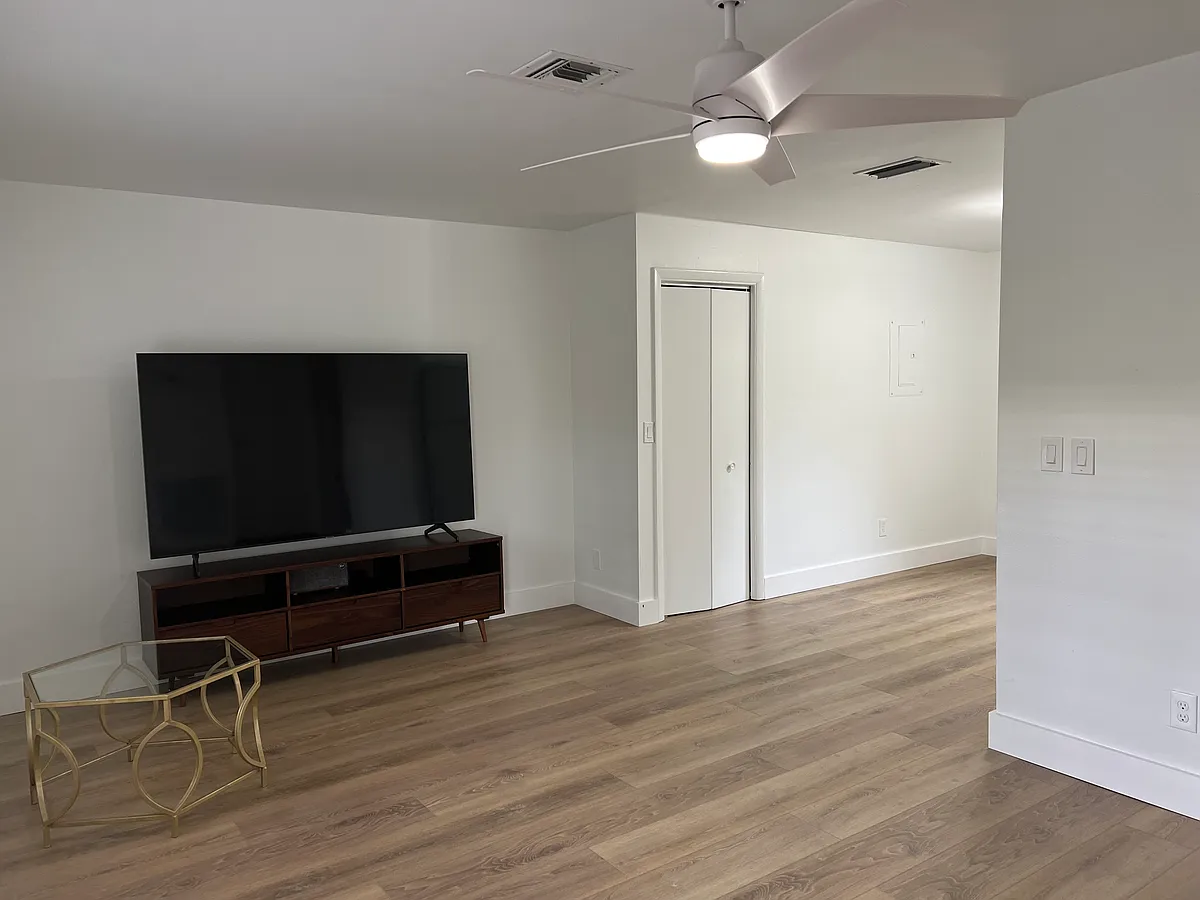 Building Photo - 2320 18th Ave #2322