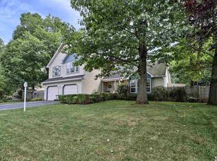 17 N Ben Hogan Dr, Etters, PA 17319