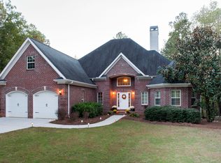 614 Tuxedo Dr, Commerce, GA 30530