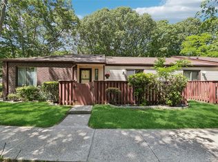 132 Birchwood Rd #132, Coram, NY 11727