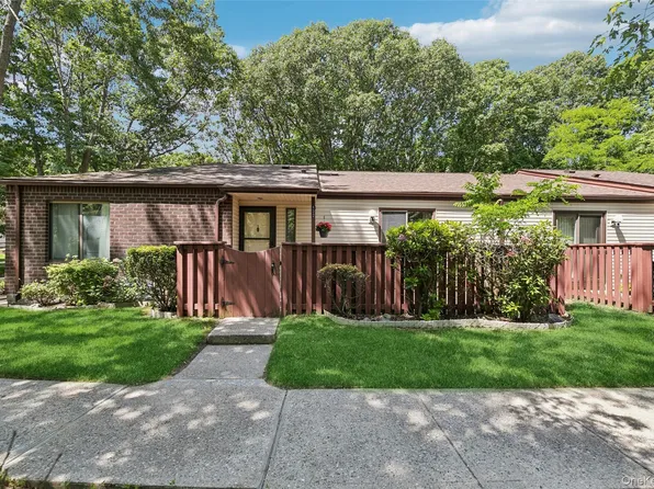 132 Birchwood Road #132, Coram, NY 11727
