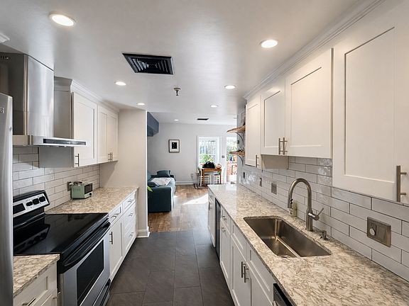 3rd image of 126 Washington St APT 106