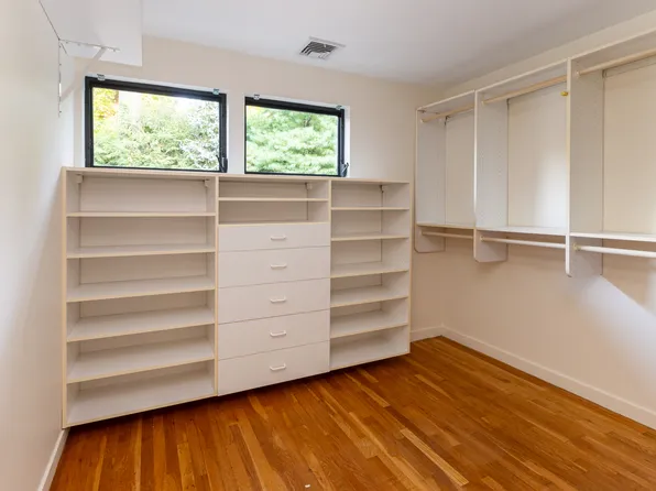 712 Ladd Road image 19 of 32