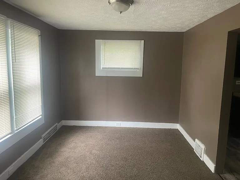 7919 Force Ave — Photo 16