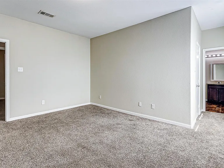 8704 San Rocco St — Photo 5