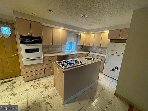 2nd image of 12043 Templeton Dr