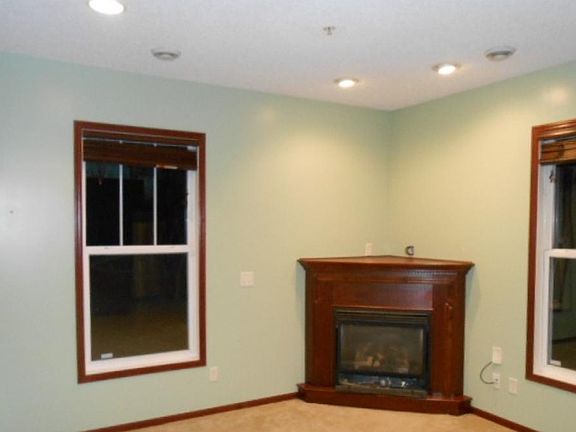 4th image of 325 Naegele Ave NE