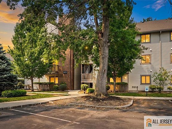 2nd image of 1510 Ravens Crest Dr