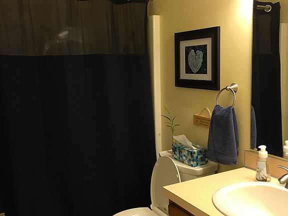 Main floor full bath
