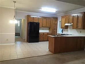 4 bed, 2.5 bath, 2641 sqft, $2,600 — Photo 4