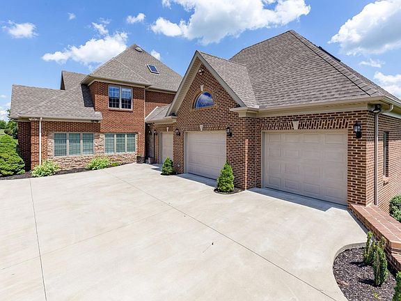 4th image of 1458 Clubhouse Ln