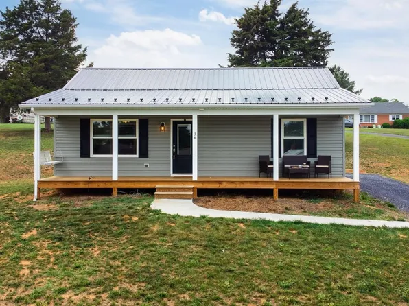 34 Maple Rd, Fishersville, VA 22939