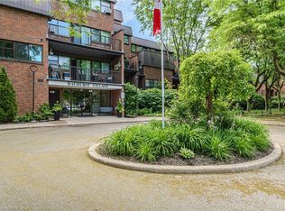 36 Hayhurst Rd #316, Brantford, ON N3R6Y9